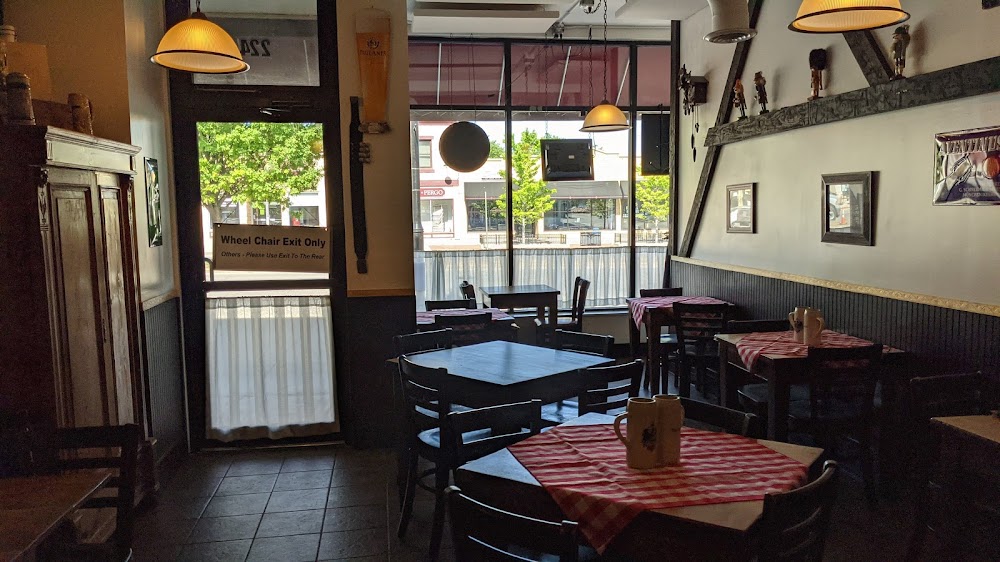 Canandaigua, NY Travel Guide